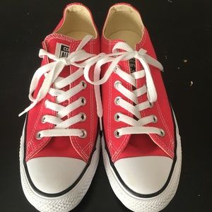 HOT PINK CONVERSE